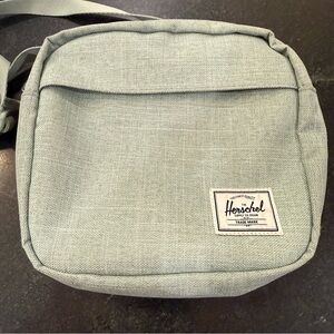Herschel Classic Crossbody Bag Color Moonbeam